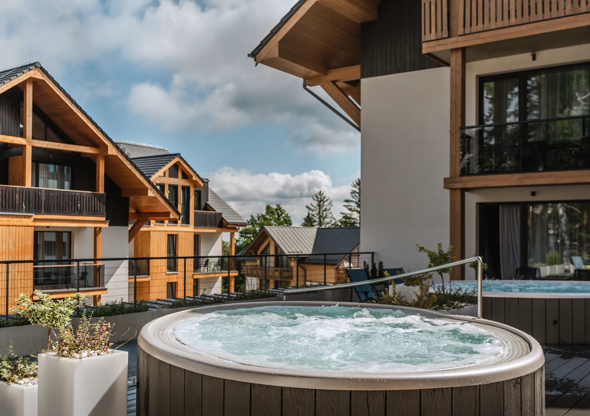 Taras wellness z 2 jacuzzi